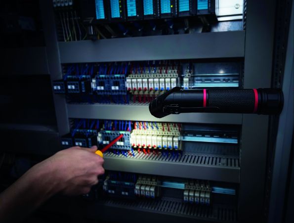 Afbeelding - https-www-ez-catalog-nl-Asset-a4f4e0f3c99e42f1b179018347fcd136-ImageFullSize-Anw-SB24670-Taschenlampe-01-jpg